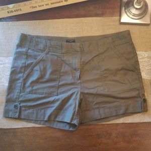 Ann Taylor Shorts size 16